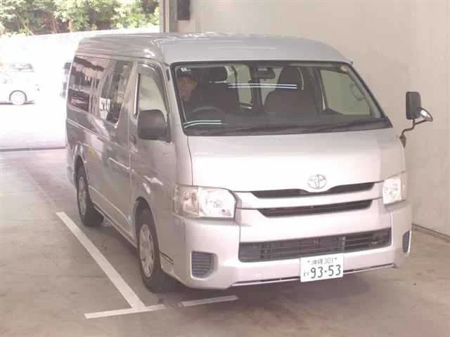 Toyota HiAce 2016