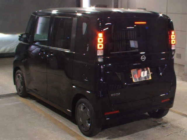 Nissan Roox  с аукциона в Японии