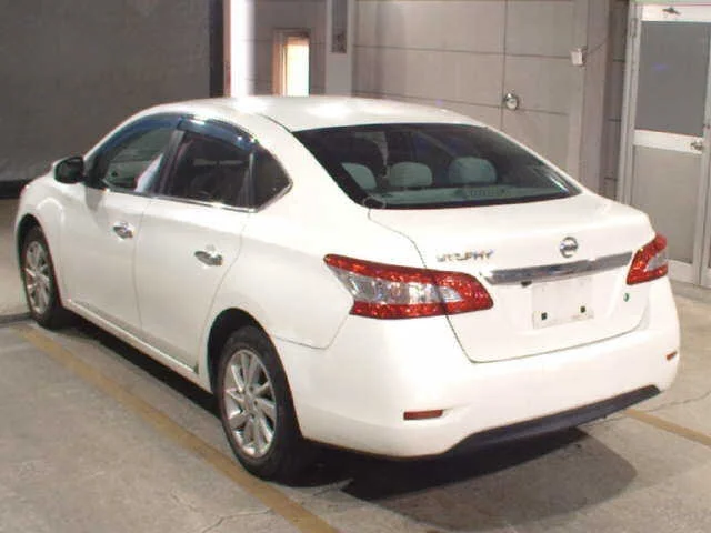 Nissan Sylphy  с аукциона в Японии