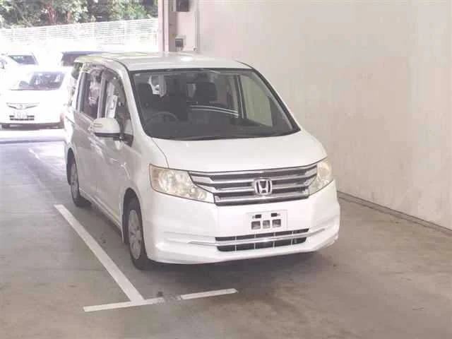 Honda Stepwgn 2014