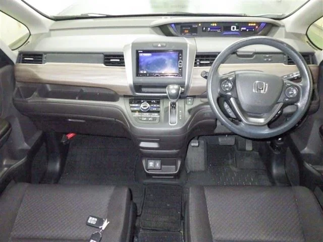 Honda Freed  с аукциона в Японии
