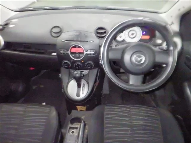 Mazda Demio  с аукциона в Японии