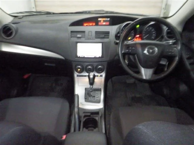 Mazda Axela  с аукциона в Японии