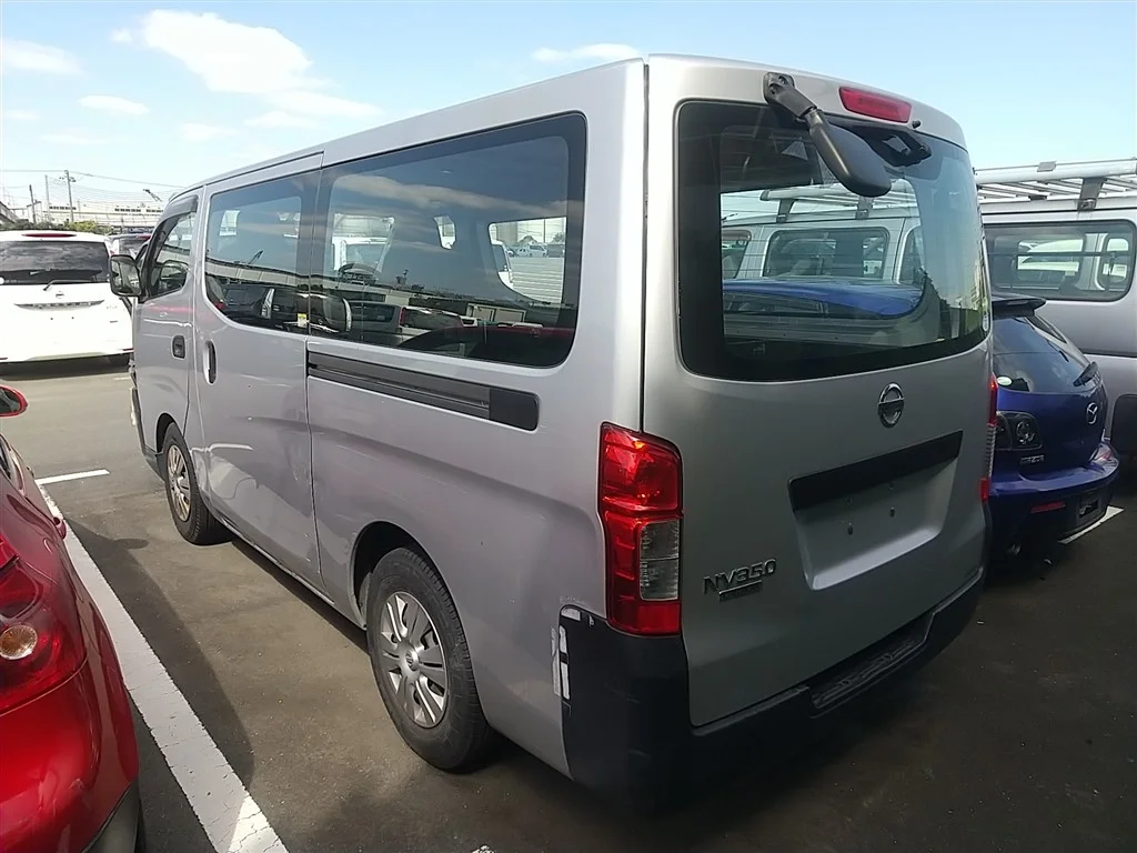 Nissan NV350 Caravan  с аукциона в Японии