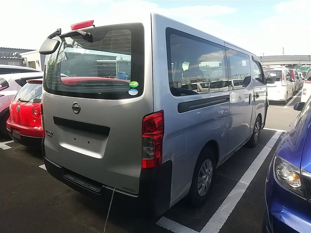 Nissan NV350 Caravan  с аукциона в Японии
