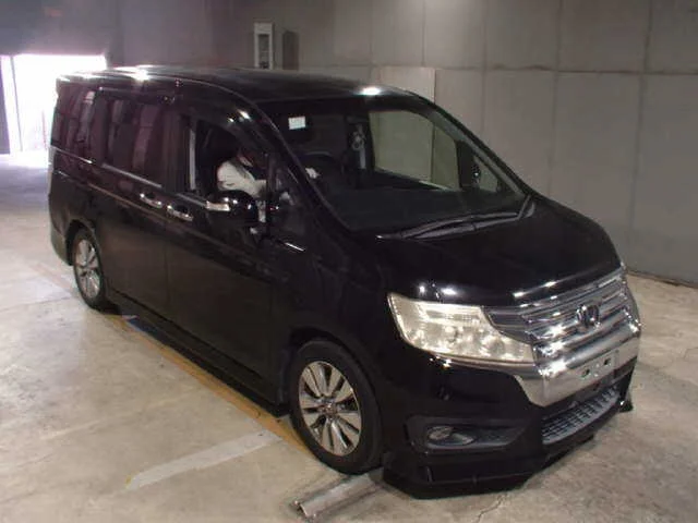 Honda Stepwgn 2013