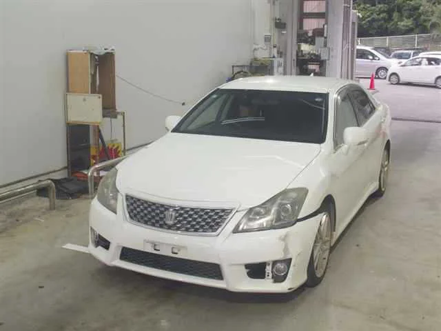 Toyota Crown  с аукциона в Японии