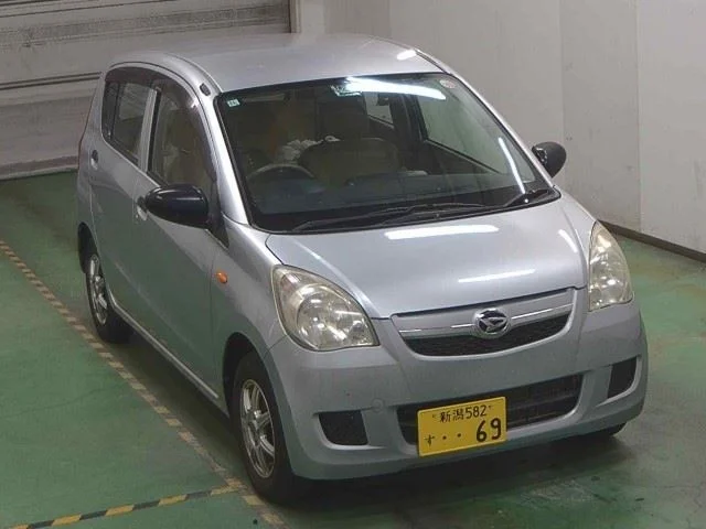 Daihatsu Mira 2012