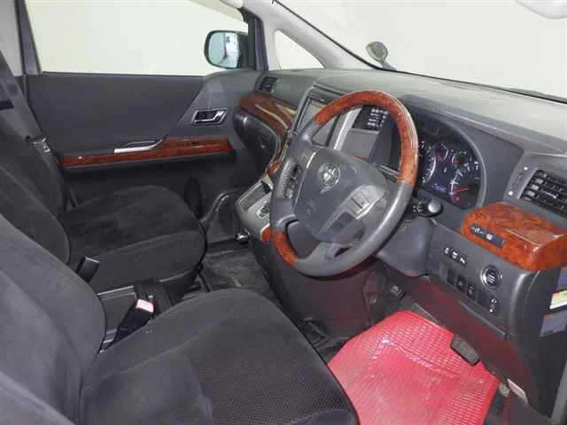 Toyota Vellfire  с аукциона в Японии