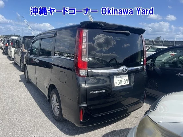 Toyota Esquire 2015