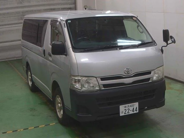 Toyota RegiusAce 2013