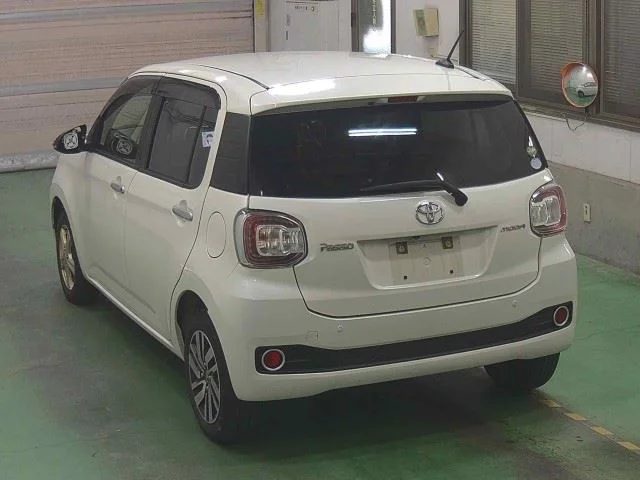 Toyota Passo  с аукциона в Японии