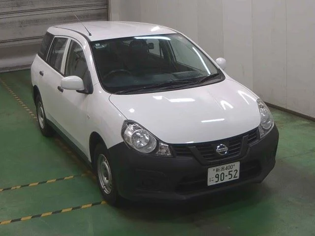 Nissan AD 2018