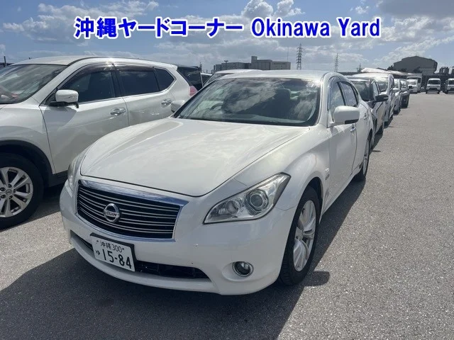 Nissan Fuga 2011
