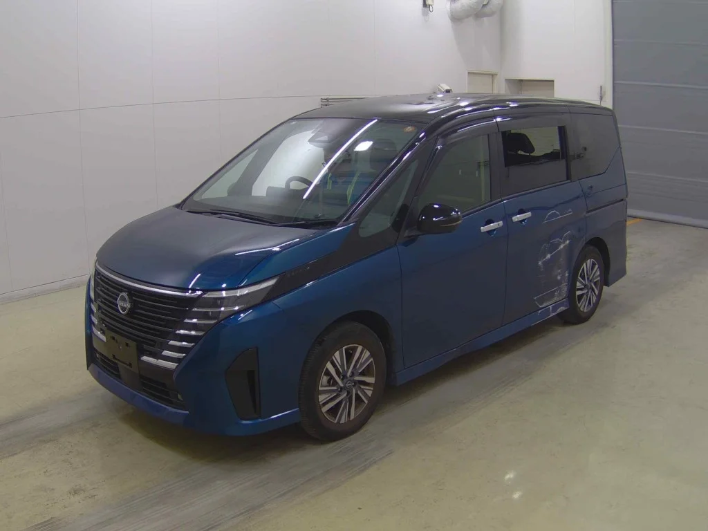 Nissan Serena  с аукциона в Японии