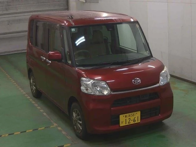 Daihatsu Tanto 2015