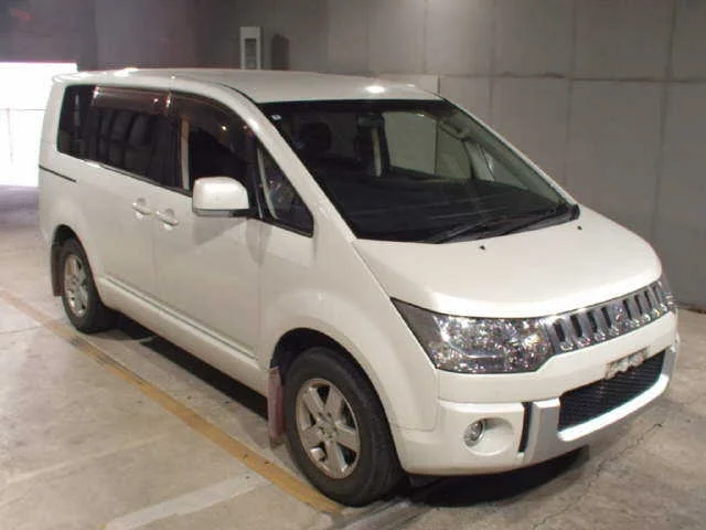 Mitsubishi Delica D:5 2015