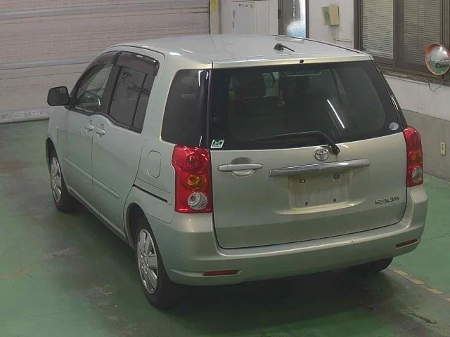 Toyota Raum  с аукциона в Японии