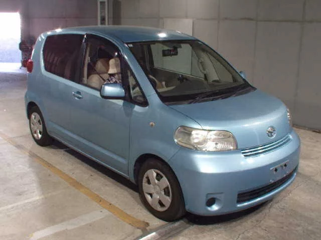 Toyota Porte 2010