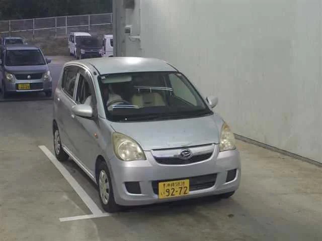 Daihatsu Mira 2010