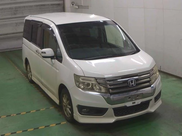 Honda Stepwgn 2013