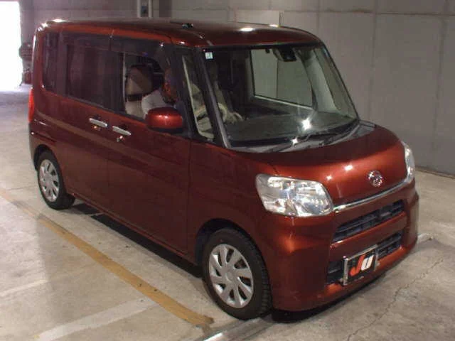 Daihatsu Tanto 2015