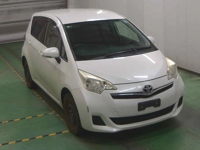 Toyota Ractis 2013