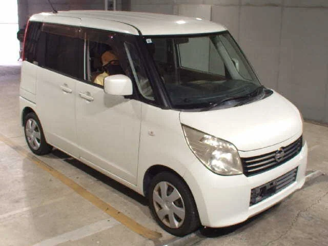 Nissan Roox 2011