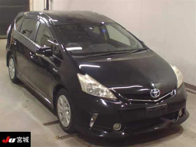 Toyota Prius Alpha 2012