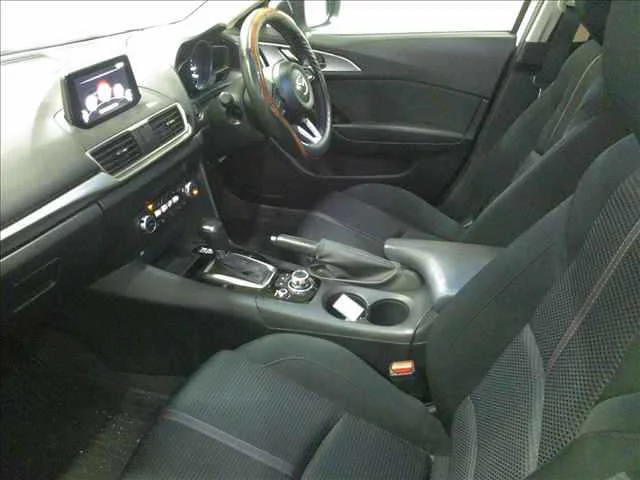 Mazda Axela  с аукциона в Японии