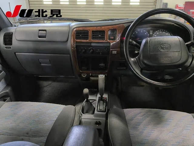 Toyota Hilux  с аукциона в Японии