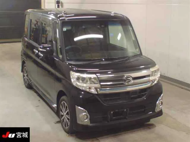 Daihatsu Tanto 2015