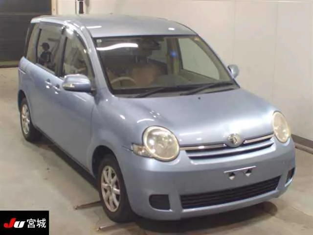 Toyota Sienta 2011