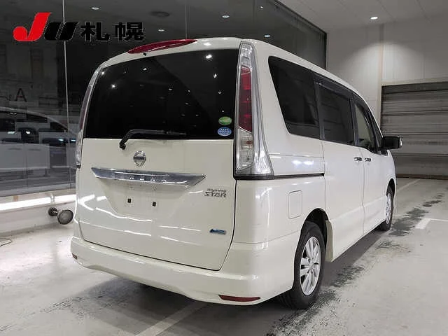 Nissan Serena  с аукциона в Японии