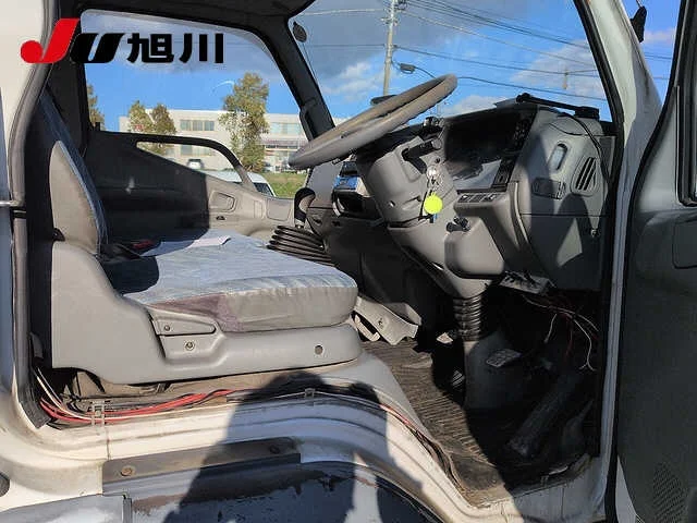Mitsubishi Fuso Canter  с аукциона в Японии