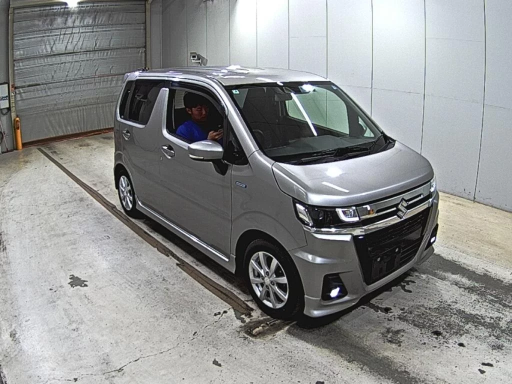 Suzuki Wagon R Custom  с аукциона в Японии