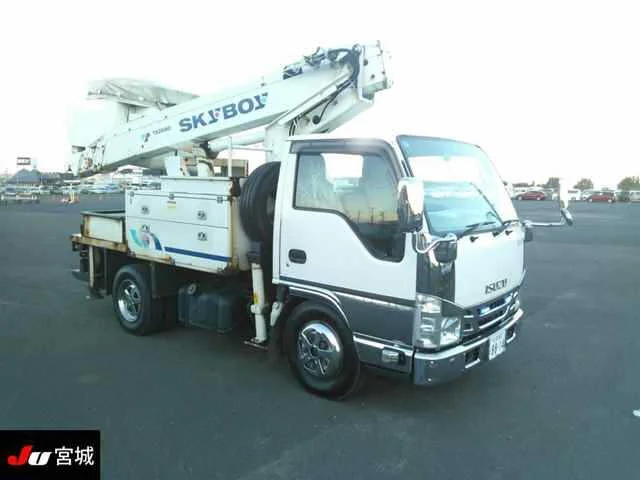 Isuzu Elf 2015