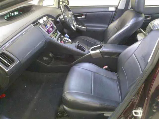 Toyota Prius  с аукциона в Японии