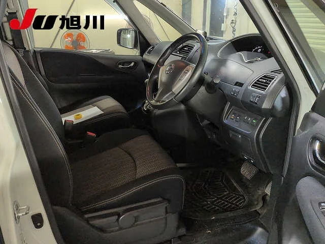 Nissan Serena  с аукциона в Японии