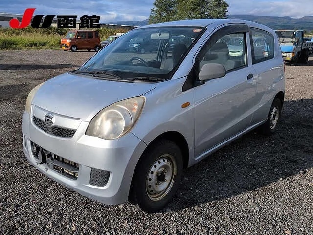 Daihatsu Mira 2011