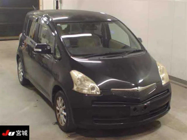 Toyota Ractis 2010