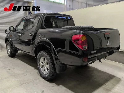 Mitsubishi TRITON