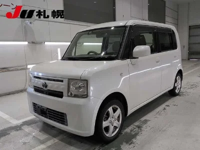 Toyota Pixis Space
