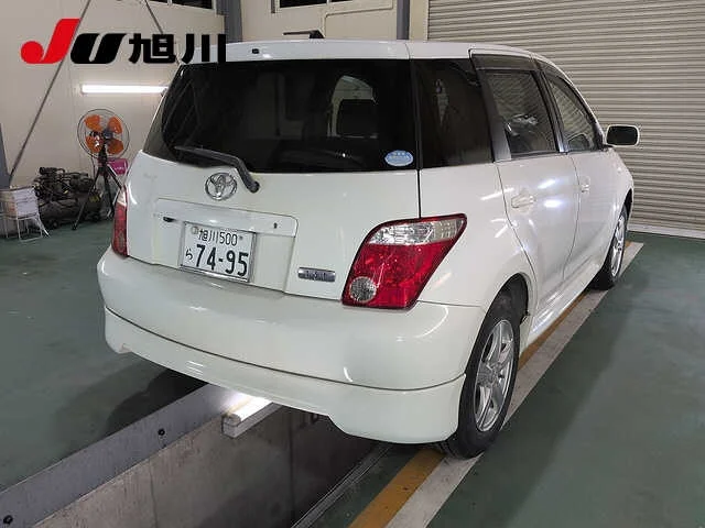 Toyota Ist  с аукциона в Японии