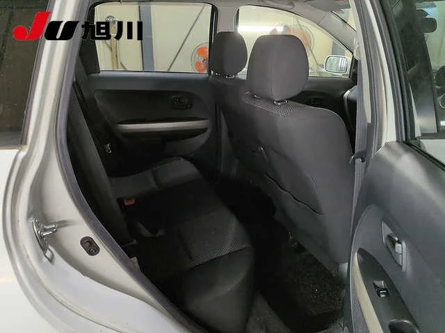 Toyota Ist  с аукциона в Японии