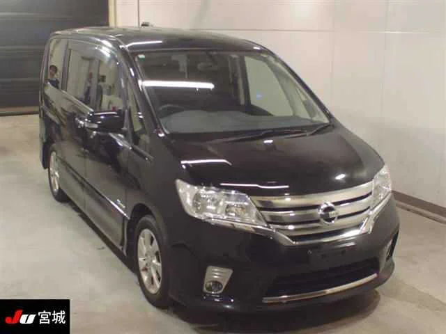 Nissan Serena 2013