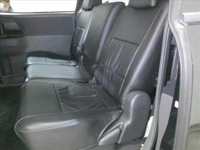 Toyota Voxy  с аукциона в Японии