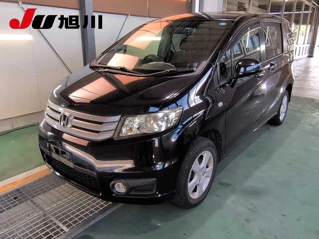 Honda Freed Spike 2011