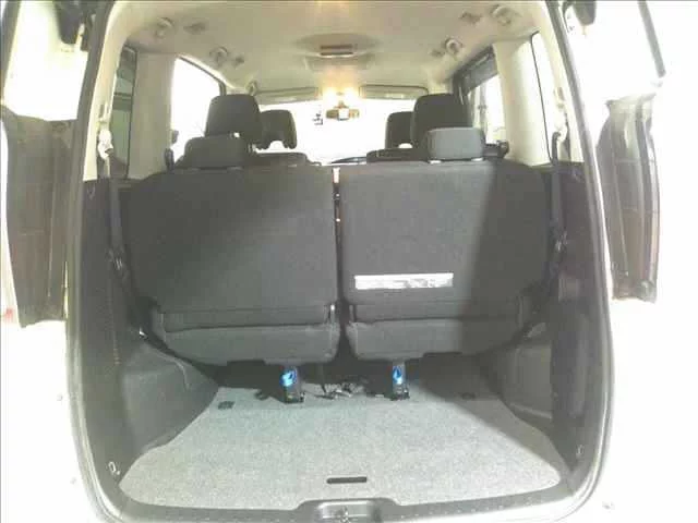 Nissan Serena 2017