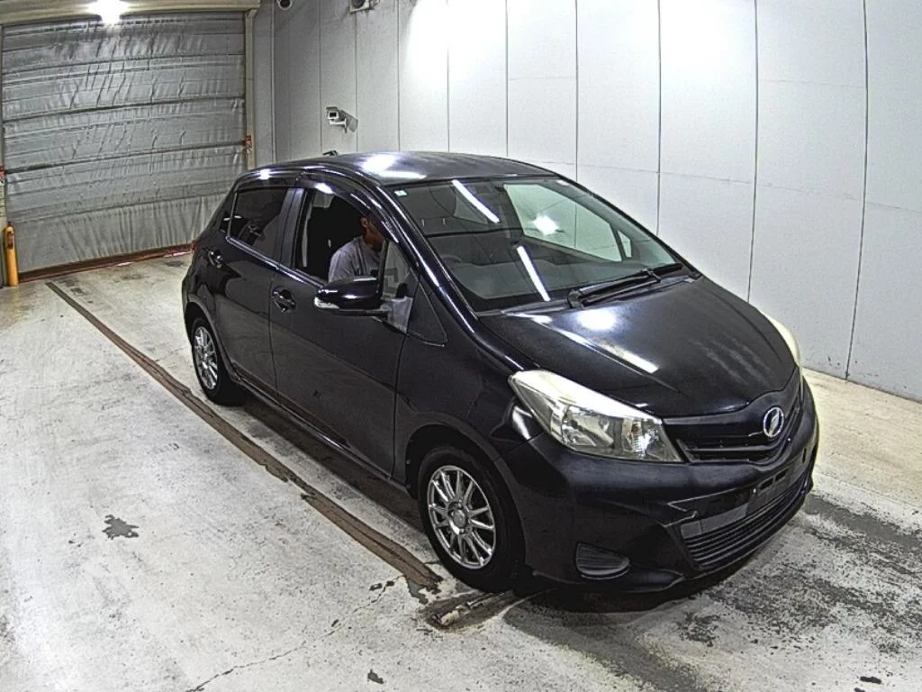 Toyota Vitz 2014